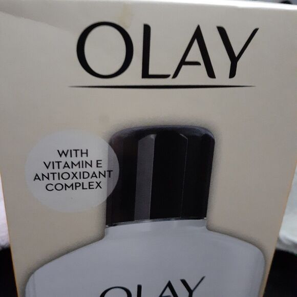 Olay Complete UV Daily Moisturizer With Sunscreen  SPF 15 - 6oz New - Picture 3 of 6